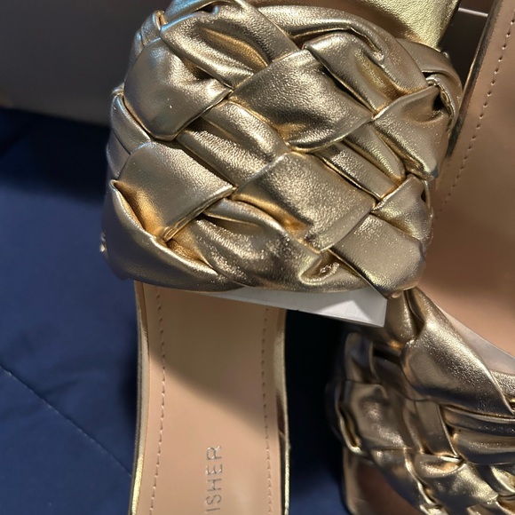 Marc Fisher • Metallic Gold Heeled Mules • 7 M - Picture 5 of 6